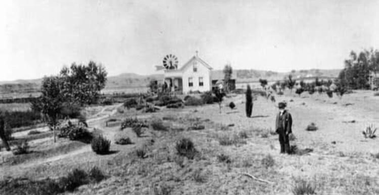 This image has an empty alt attribute; its file name is img6.jpg